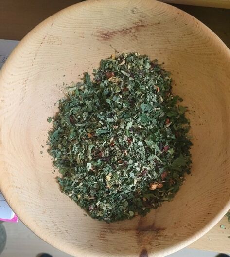 getrocknete Zutaten in der Holzschüssel