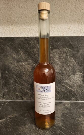 Flasche mit Bratapfellikör